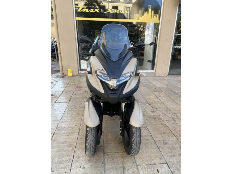 YAMAHA TRICITY 300