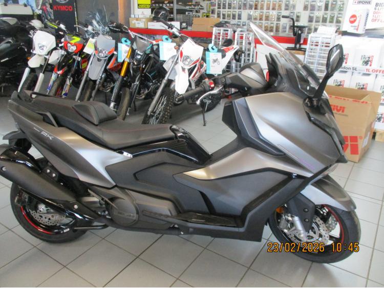 KYMCO AK 550