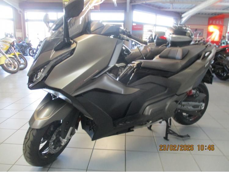 KYMCO AK 550