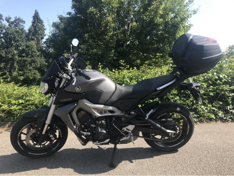 YAMAHA MT-09