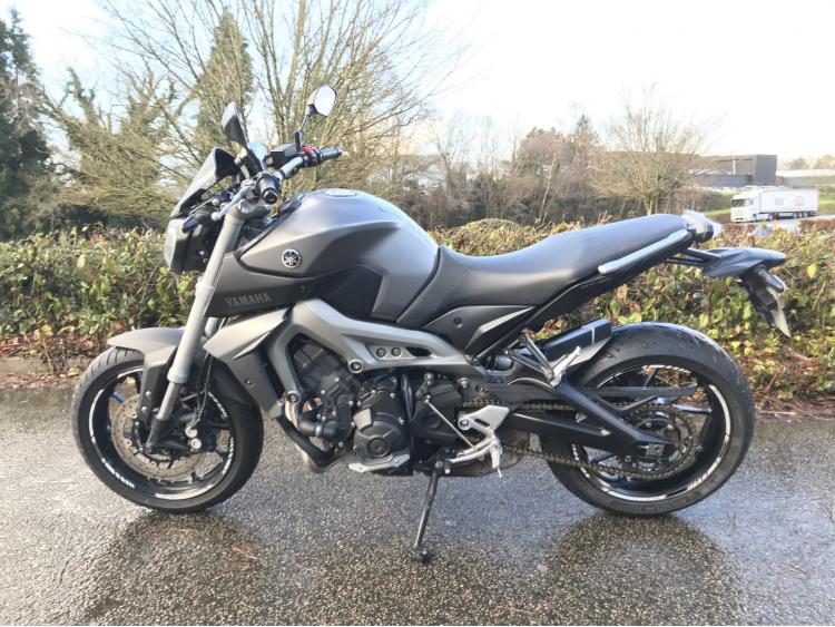 YAMAHA MT-09
