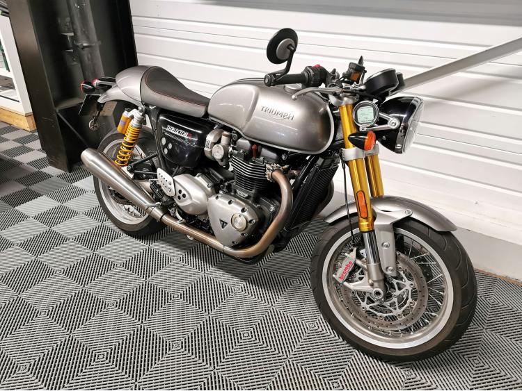 TRIUMPH THRUXTON 1200 R - 1ère Main