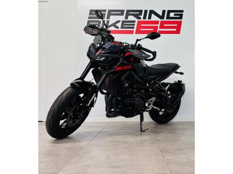 YAMAHA MT-09