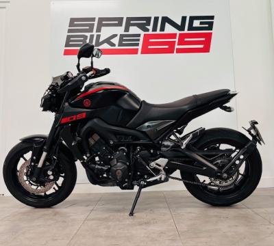 YAMAHA MT-09