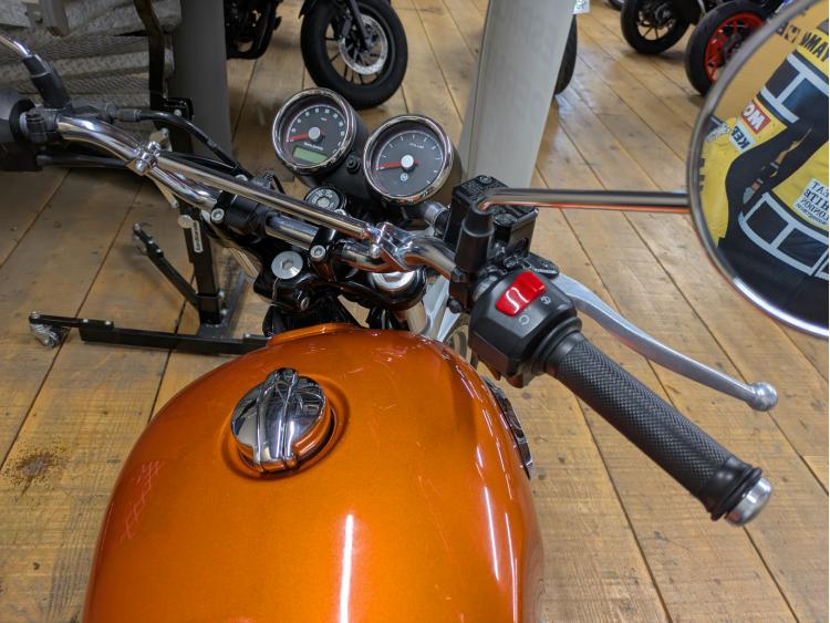 ROYAL ENFIELD INTERCEPTOR