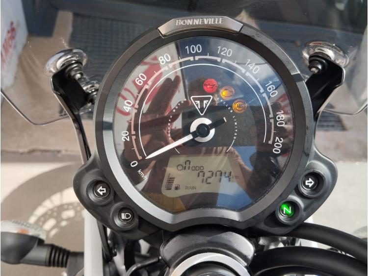 TRIUMPH STREET SCRAMBLER 900 - GOLD LINE EDITION