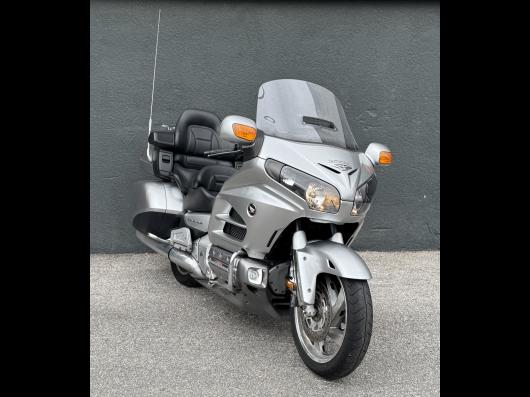 HONDA GL1800 GOLDWING