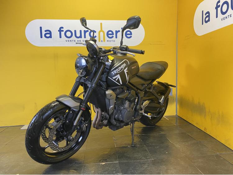 TRIUMPH TRIDENT 660