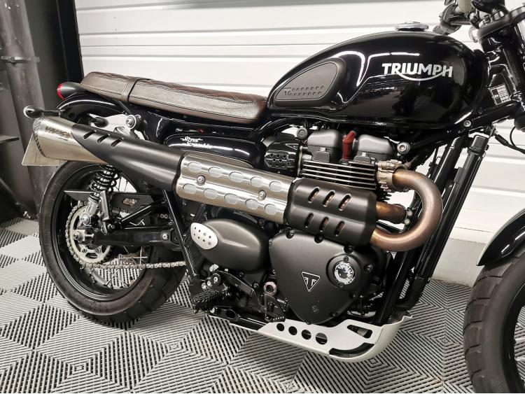 TRIUMPH STREET SCRAMBLER 900