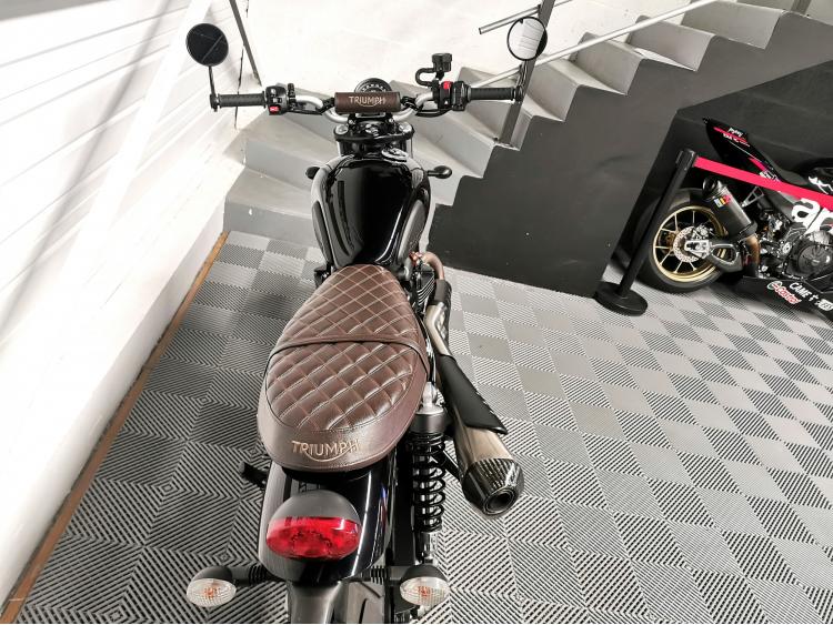 TRIUMPH STREET SCRAMBLER 900