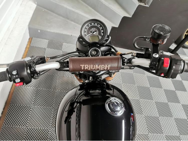 TRIUMPH STREET SCRAMBLER 900