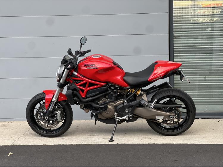 DUCATI MONSTER 821