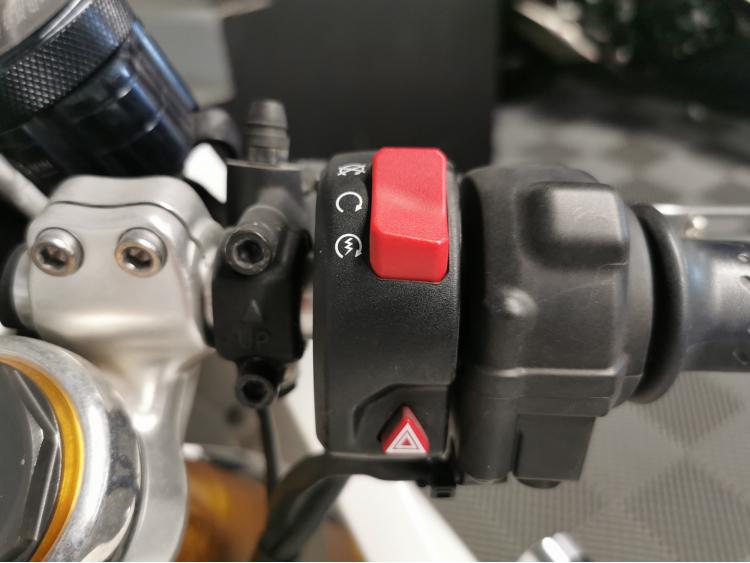 TRIUMPH THRUXTON 1200 R - 1200R - KIT COURROIE - PEINT.PERSO