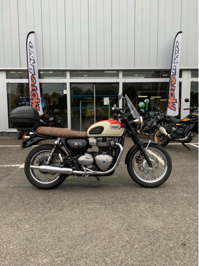 TRIUMPH BONNEVILLE T100 900