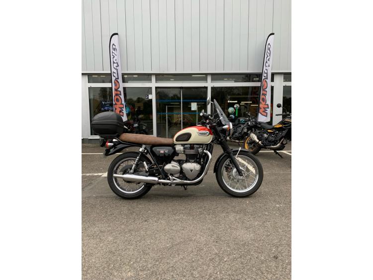 TRIUMPH BONNEVILLE T100 900