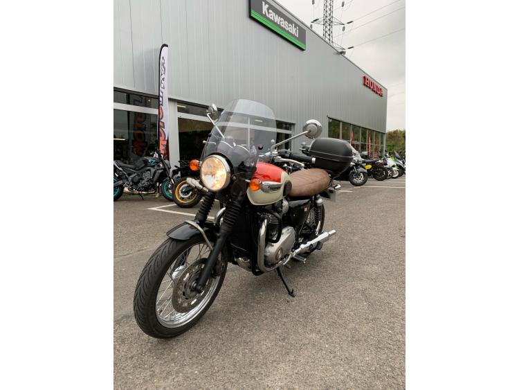 TRIUMPH BONNEVILLE T100 900