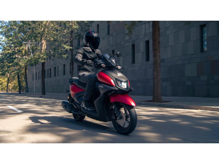 YAMAHA RayZR