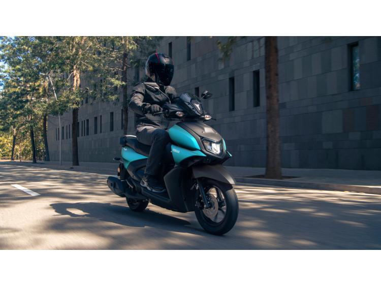 YAMAHA RayZR