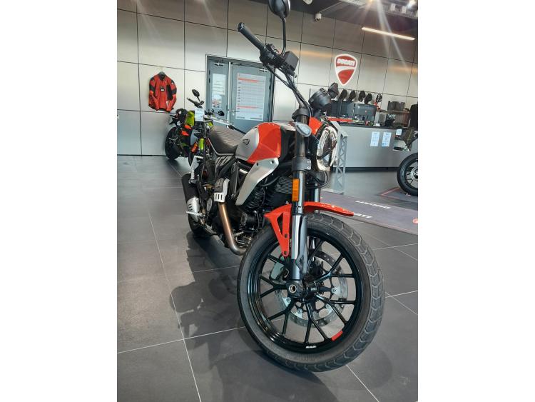 DUCATI SCRAMBLER 800 ICON