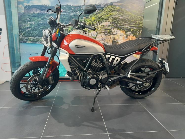 DUCATI SCRAMBLER 800 ICON
