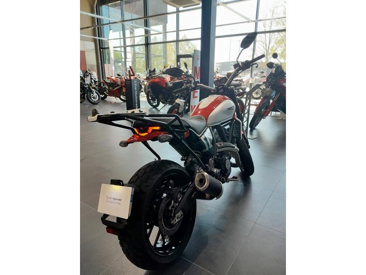 DUCATI SCRAMBLER 800 ICON