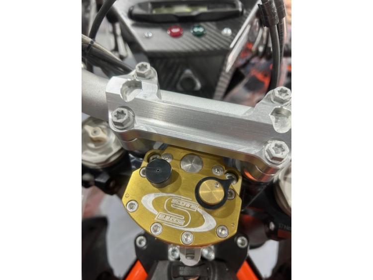 KTM 690 ENDURO R RADE GARAGE 