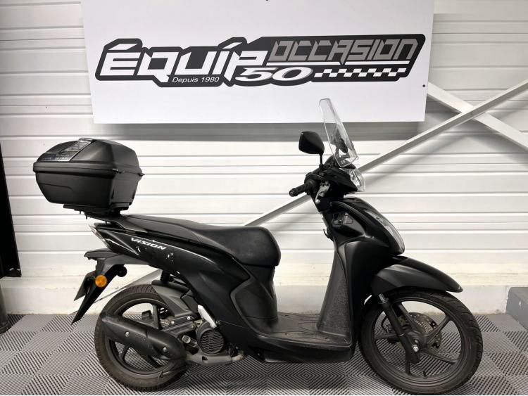 HONDA NSC 110 VISION - TOP CASE - 1ére Main 