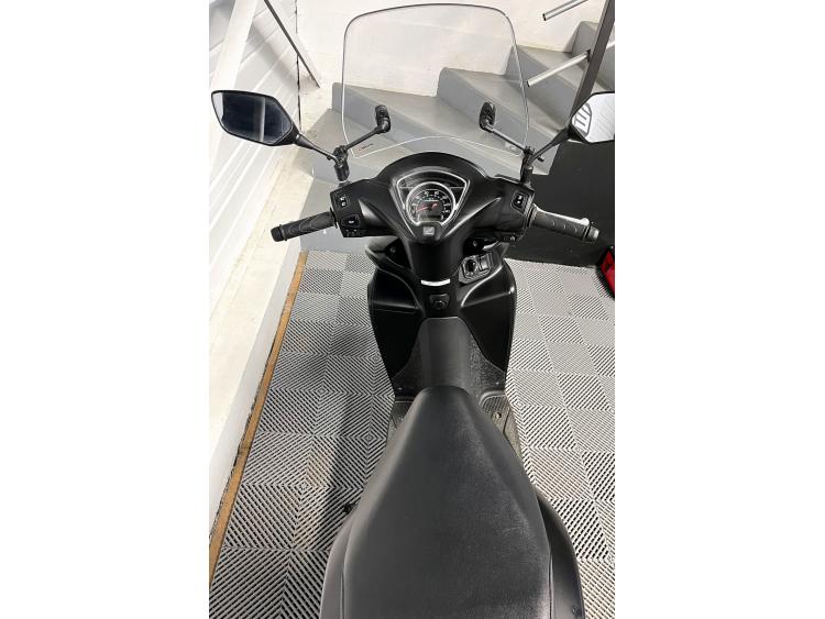 HONDA NSC 110 VISION - TOP CASE - 1ére Main 