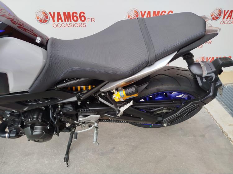 YAMAHA MT-09 SP - 1er main.