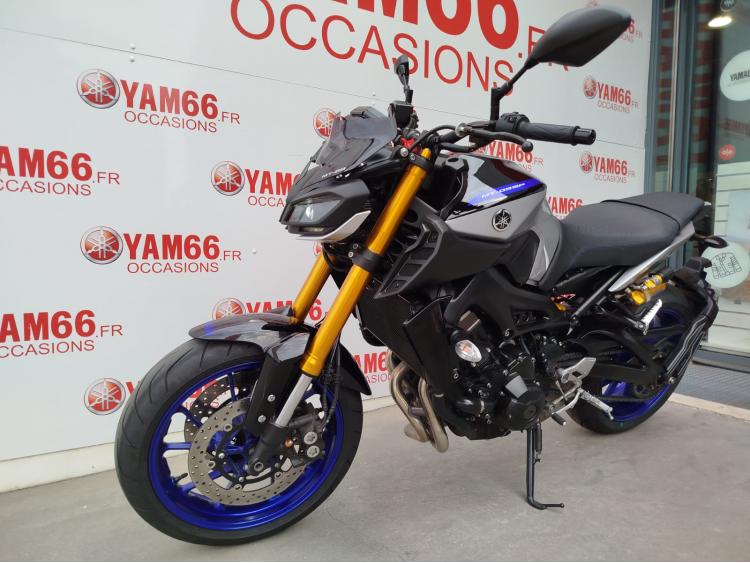 YAMAHA MT-09 SP - 1er main.