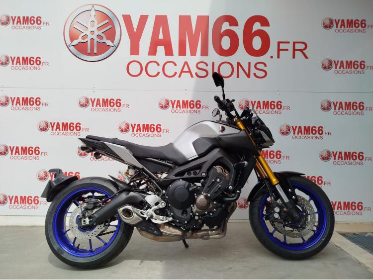 YAMAHA MT-09 SP - 1er main.