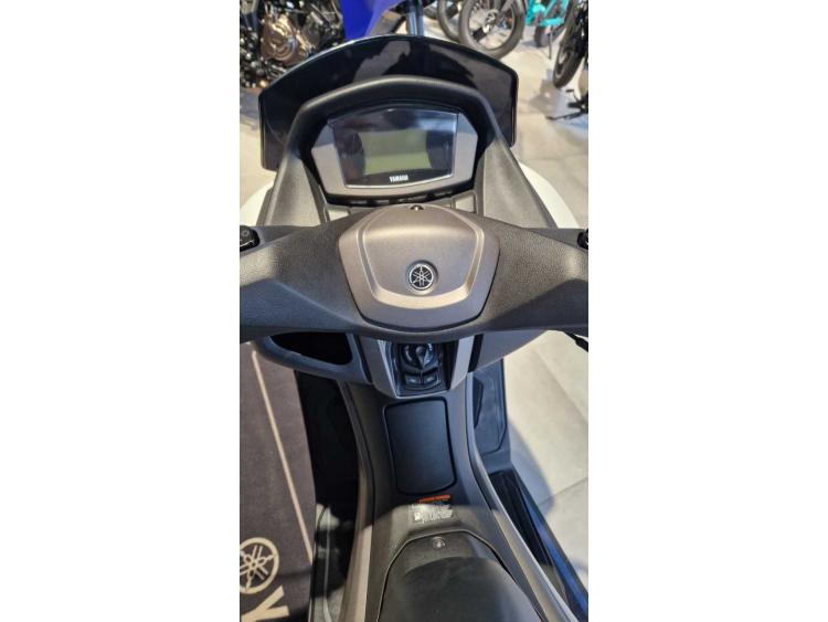 YAMAHA NMAX 125