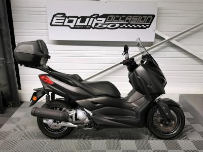 YAMAHA X-MAX 125
