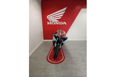 YAMAHA YZF 1000 R1