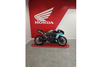 YAMAHA YZF 1000 R1