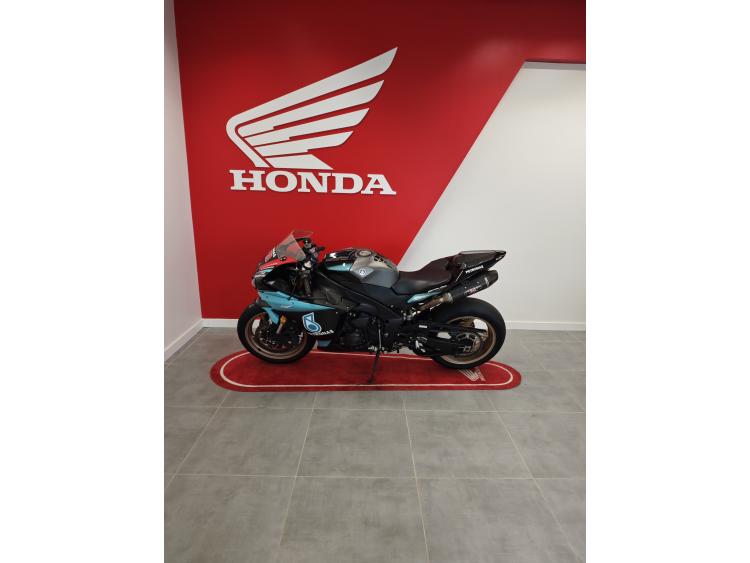 YAMAHA YZF 1000 R1