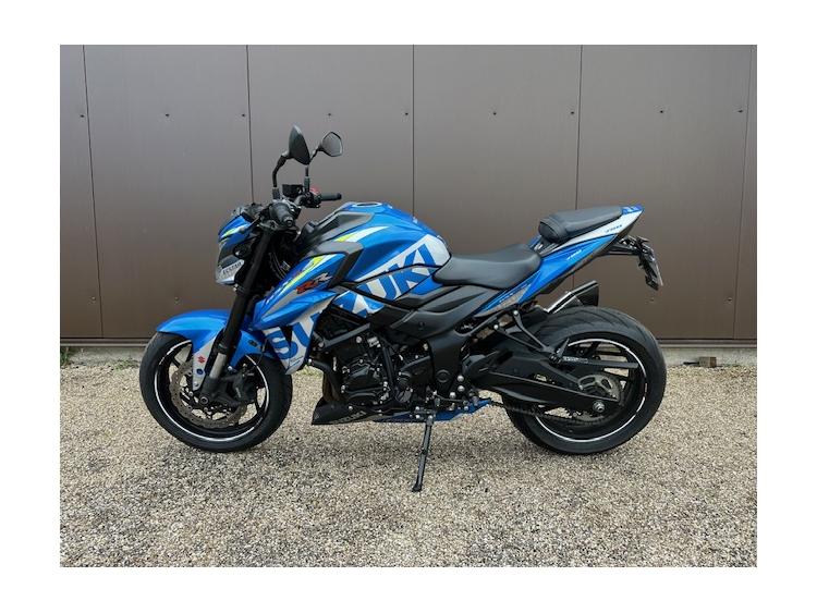SUZUKI GSX 750