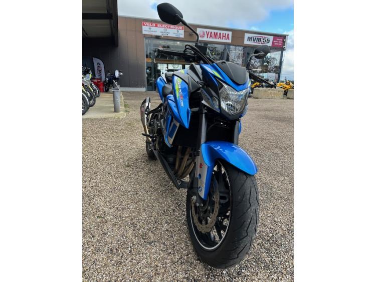 SUZUKI GSX 750