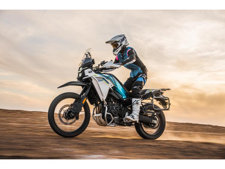 CF MOTO MT 450