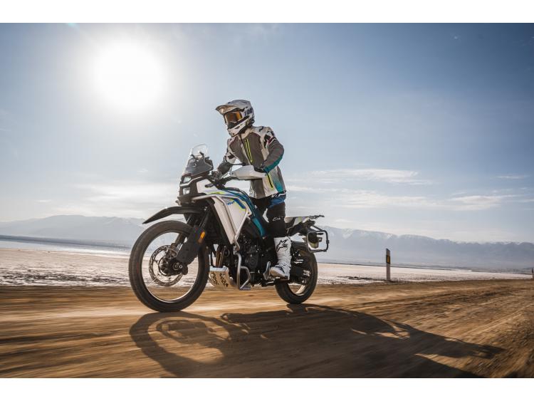 CF MOTO MT 450