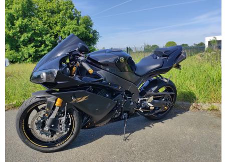 YAMAHA YZF 1000 R1