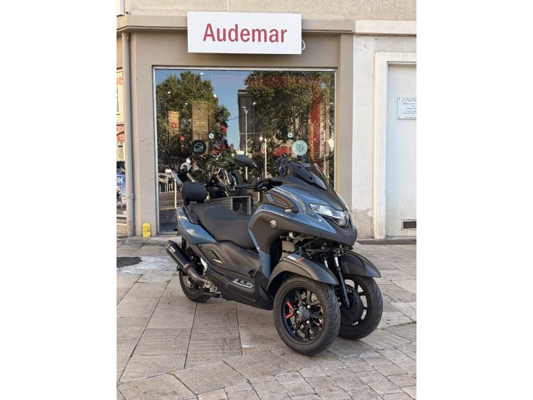 YAMAHA TRICITY 300