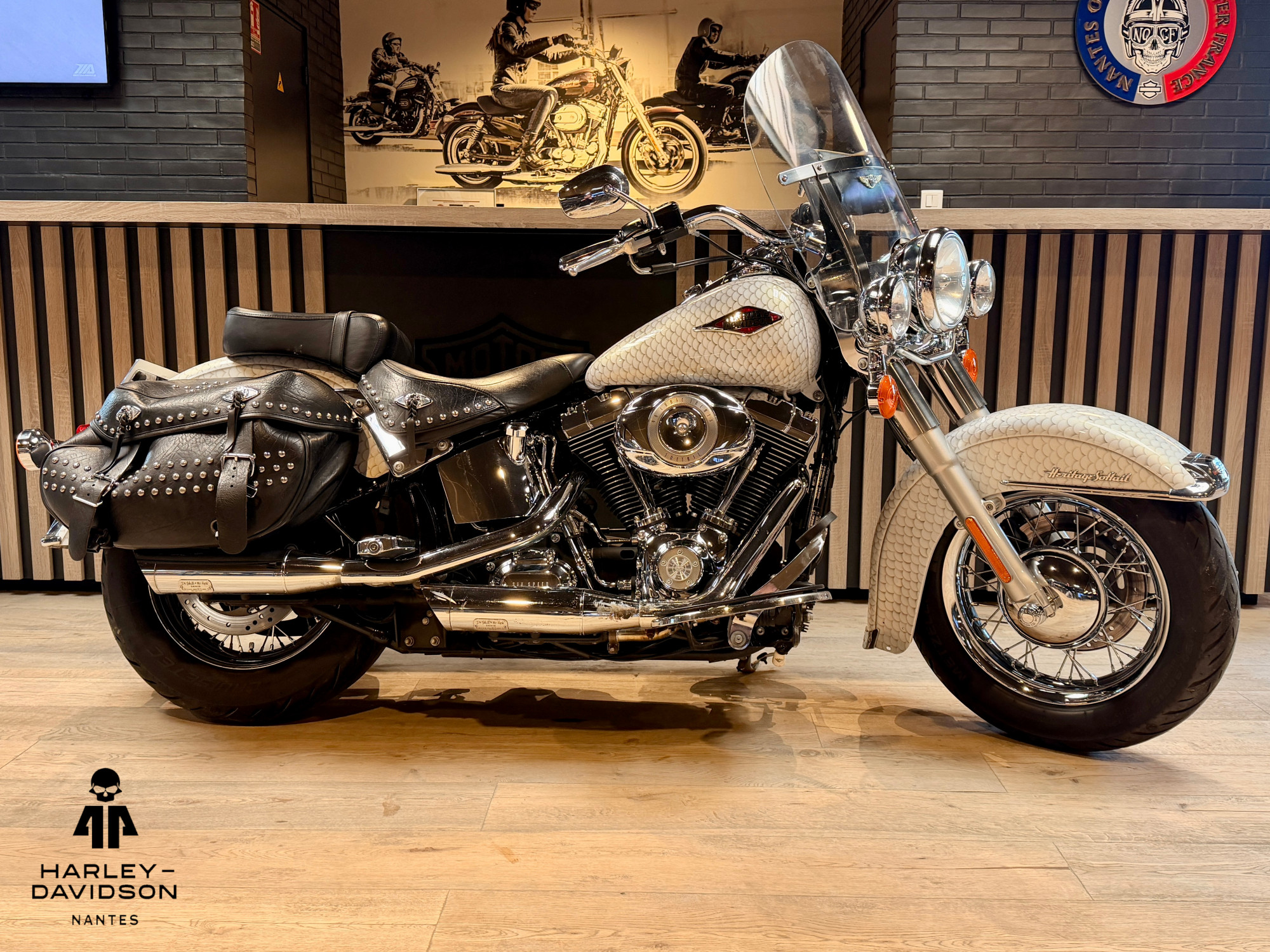 HARLEY-DAVIDSON SOFTAIL HERITAGE 1584 CLASSIC