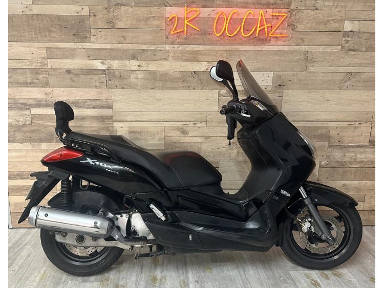 YAMAHA XMAX 125