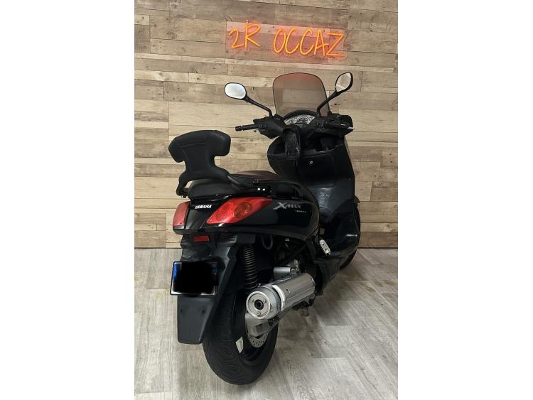 YAMAHA XMAX 125