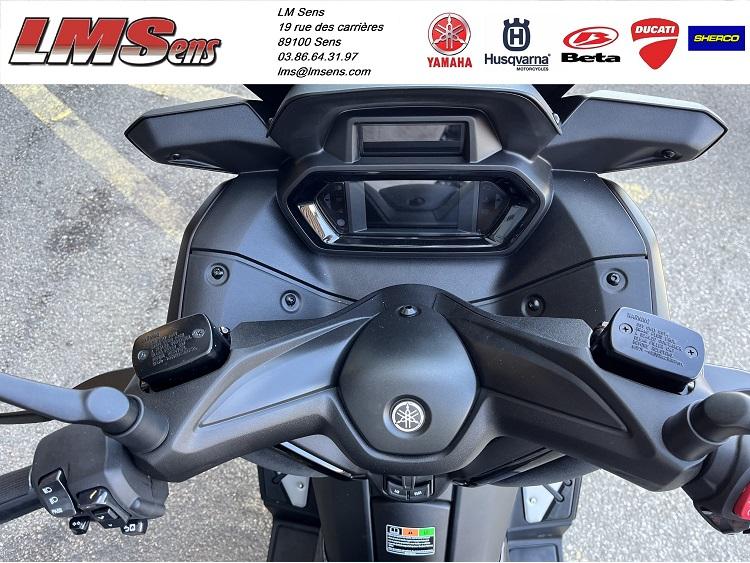 YAMAHA XMAX 300 Tech Max