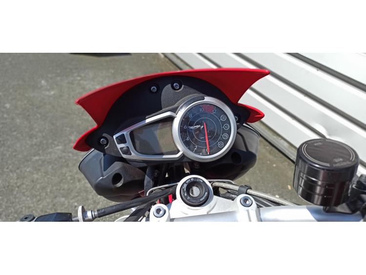 TRIUMPH SPEED TRIPLE 1050