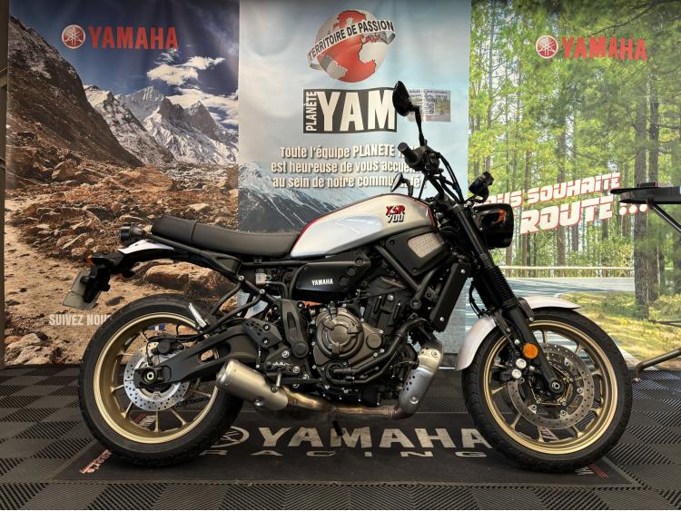 YAMAHA XSR 700 XTRIBUTE 