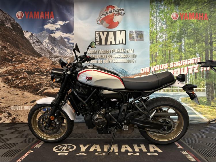 YAMAHA XSR 700 XTRIBUTE 