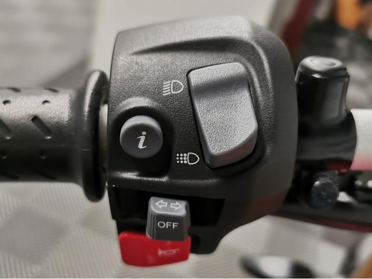 TRIUMPH SPEED 400 - 1ere Main - Eligible A2